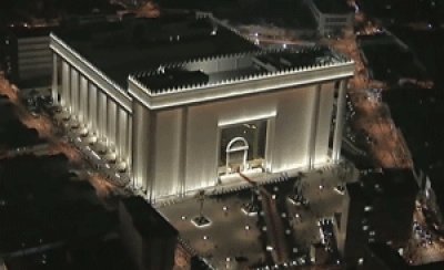 O Templo de Salomão da Igreja Universal e os lírios do campo de Jesus